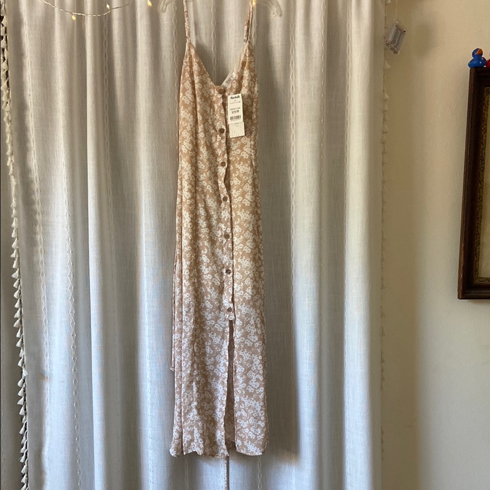 🐚✨ Tan and white sundress NWT ✨🐚